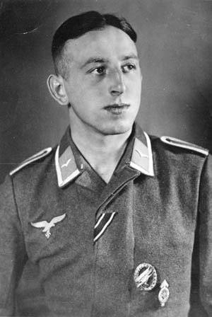 Luftwaffe paratrooper Richard Statetzny photographed in March 1942 at the infantry training school at Döberitz near Berlin. He is wearing the “diving eagle” Fallschirmjäger badge, the Hitler Youth proficiency badge, and the ribbon for the Iron Cross. 