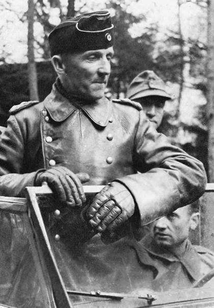 General der Panzertruppen Hasso von Manteuffel.