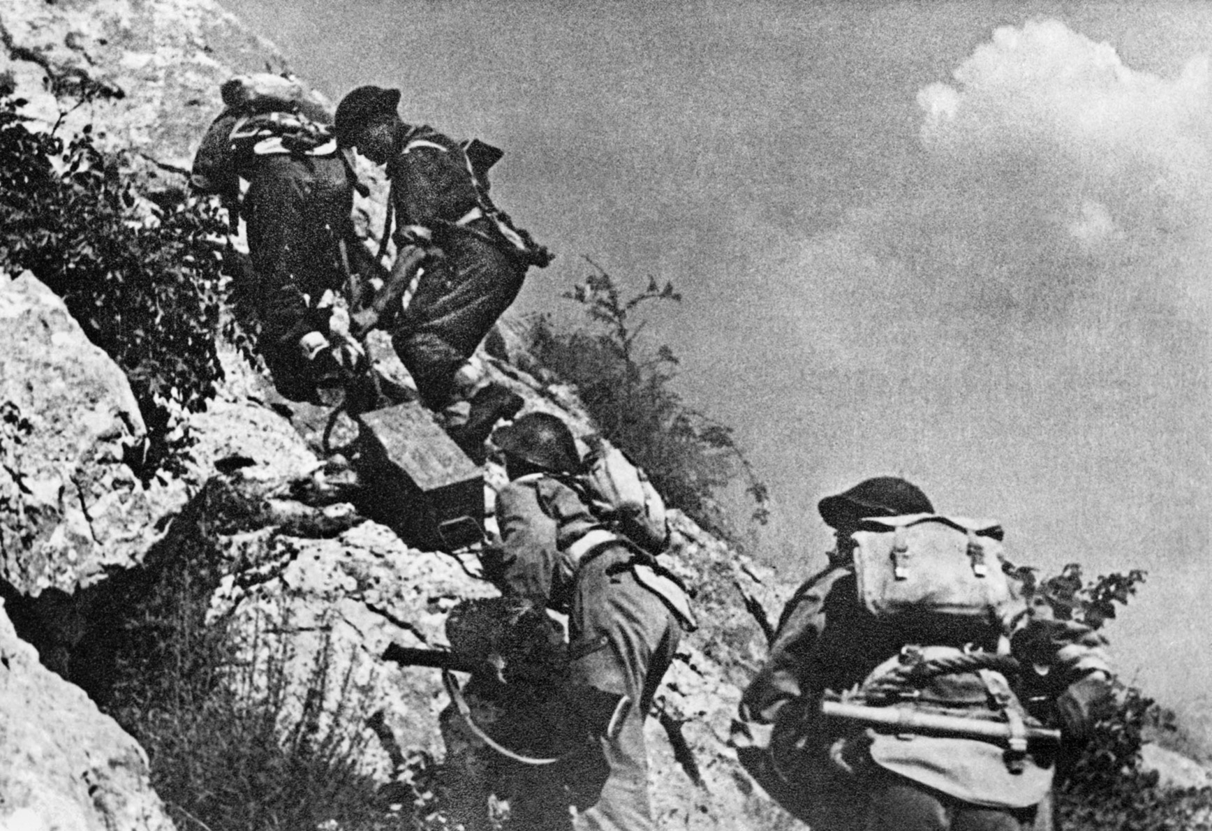 Soldiers of the Polish 2nd Corps participate in the final assault on Monte Cassino on May 18, 1943.