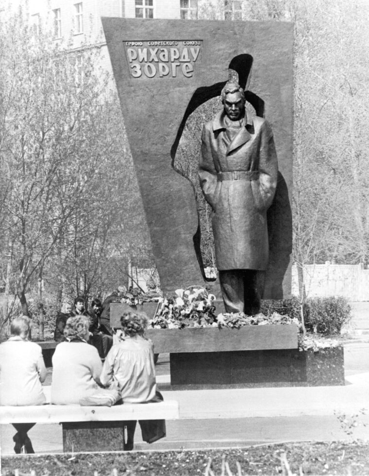 In July 1985, a statue paying tribute to Sorge was erected in Moscow.