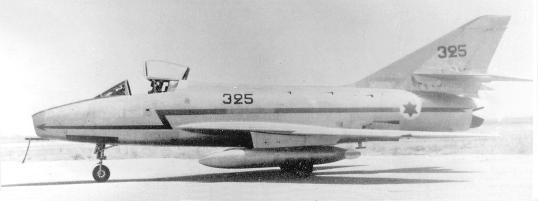 An Israeli Dassault Super-Mystère B-2.