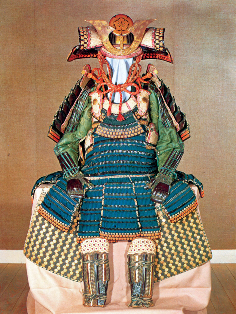 Nobunaga’s armor in the do-maru style.  Nobunaga’s mon, or badge, shines in gold at the top of the helmet.