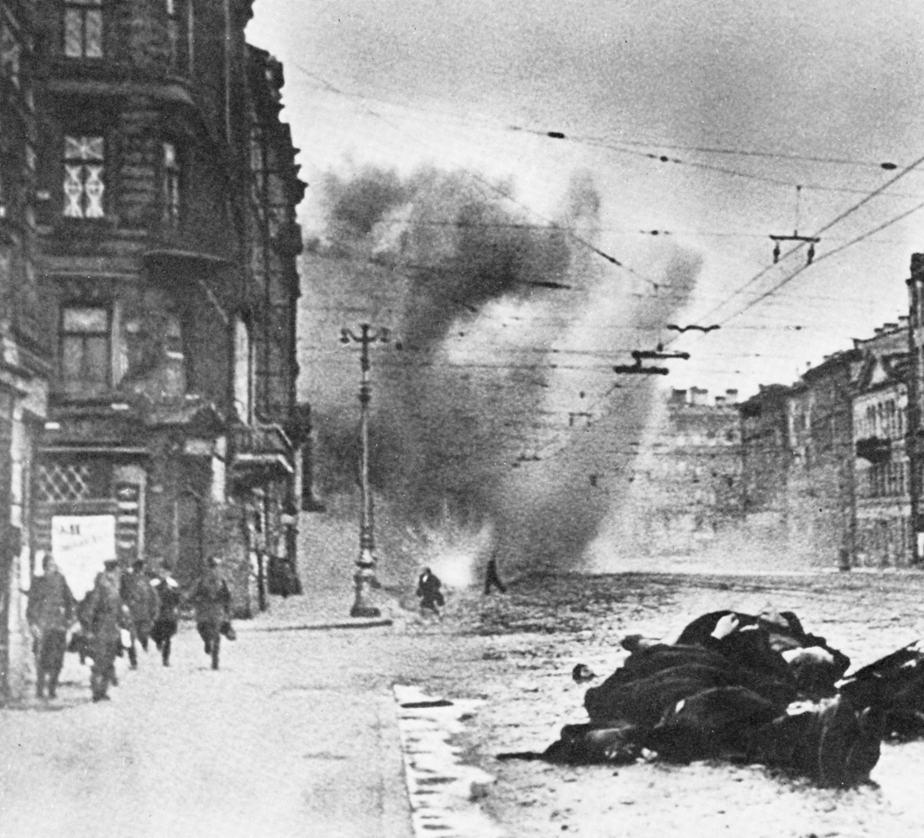 Citizens flee as shells explode on Leningrad’s main street Nevsky Prospekt. 