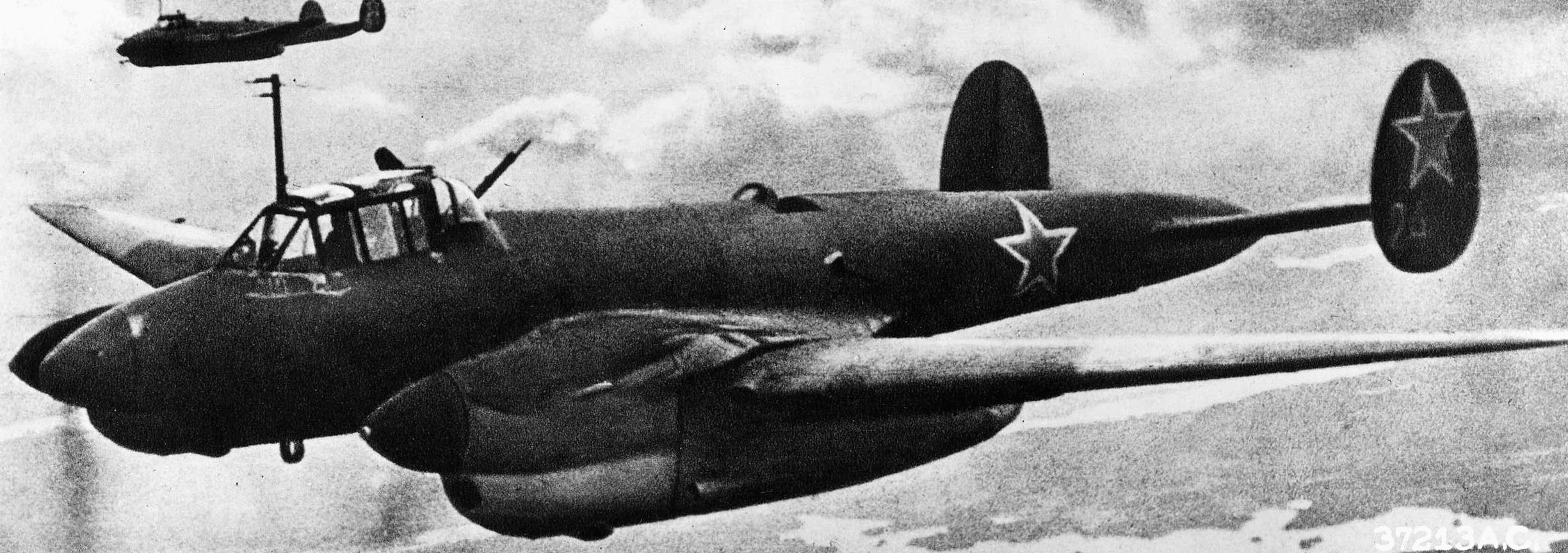 Soviet PE-2 bombers in flight.