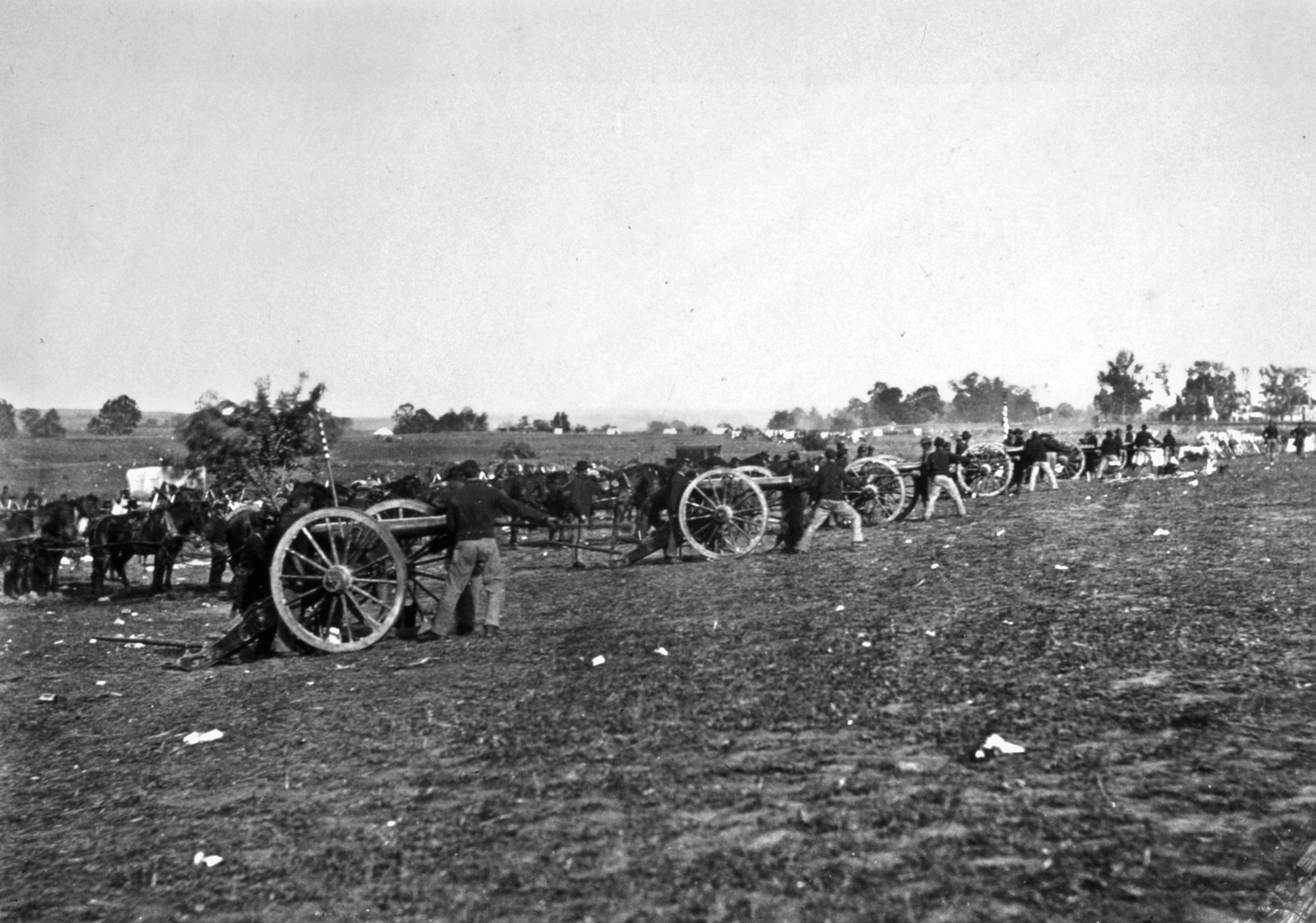Battery D, 5th U.S. Artillery, arrayed for battle. Union gunners did yeoman’s work at Fredericksburg but could not turn the tide.