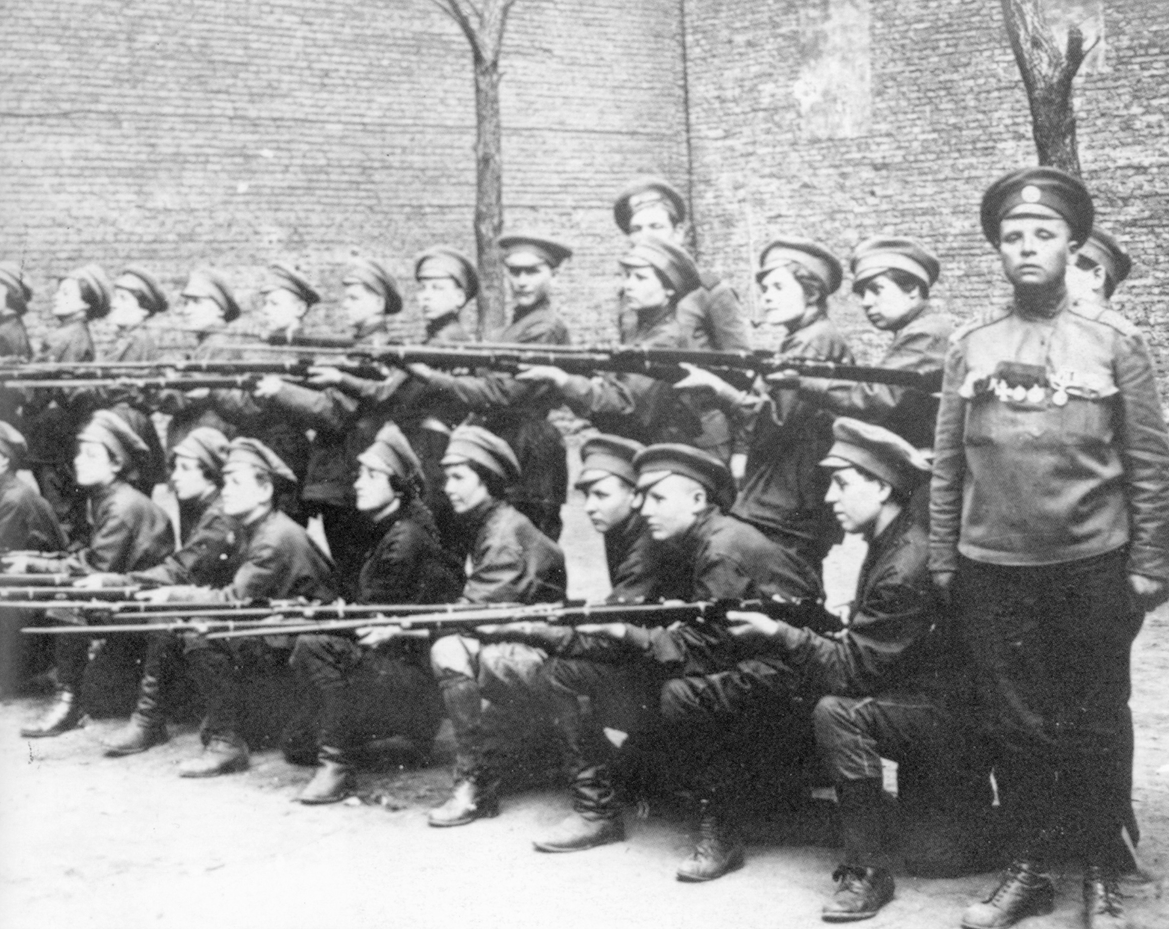 Botchkareva at right poses with a few of her female soldiers of the Battalion of Death. They threw themselves at the Germans in the 1917 summer offensive.