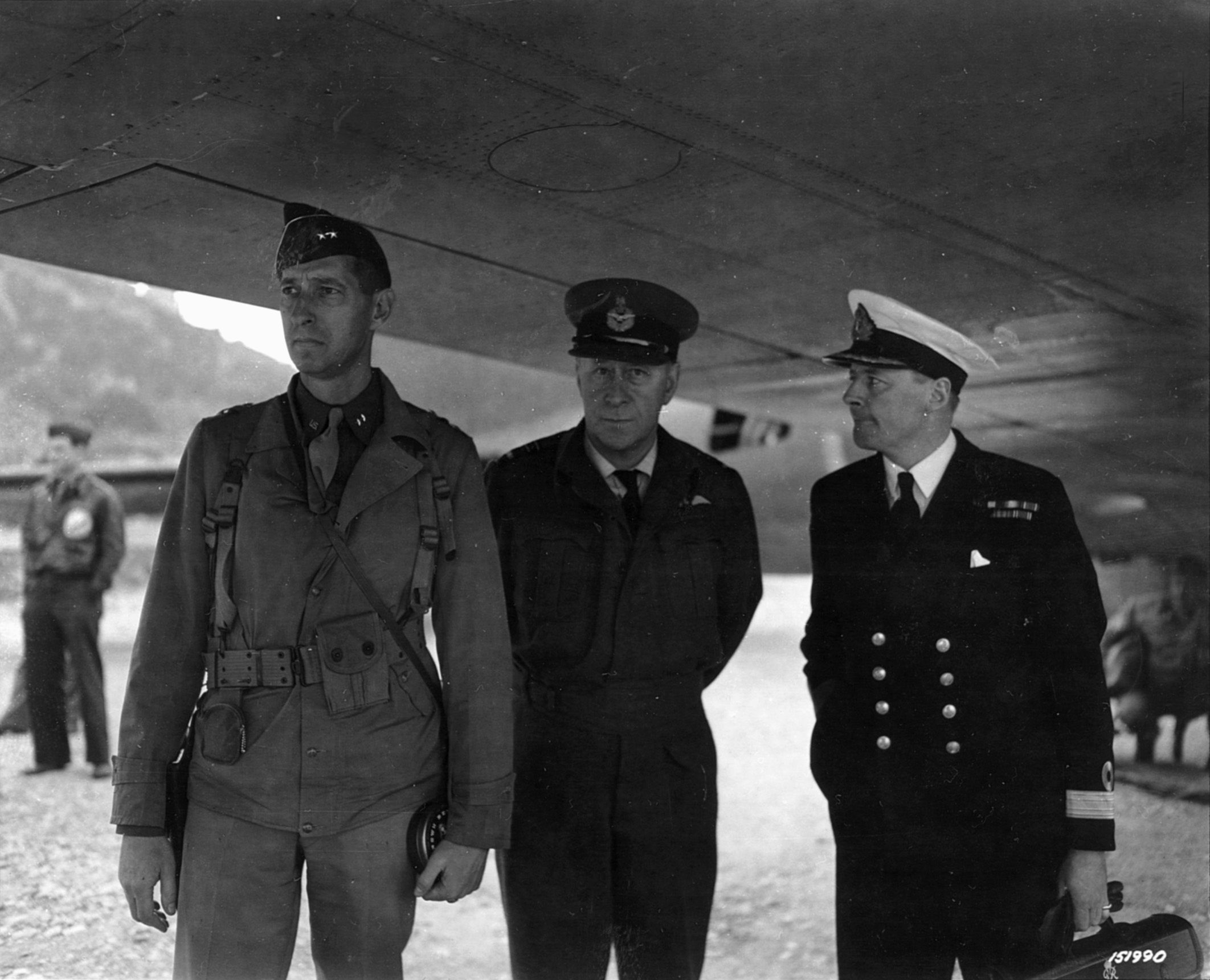 Clark, pictured here with a group of British soldiers, met for a final discussion with Eisenhower on October 4, 1942, a month before the landings in North Africa.