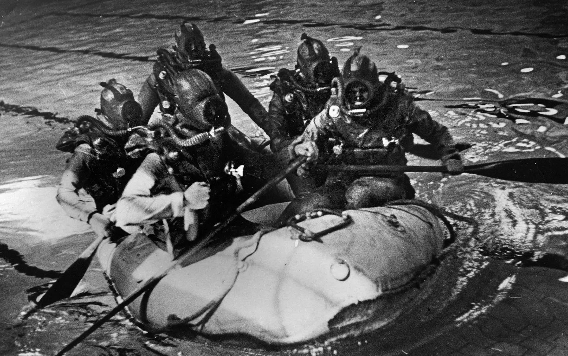 British frogmen train for D-Day