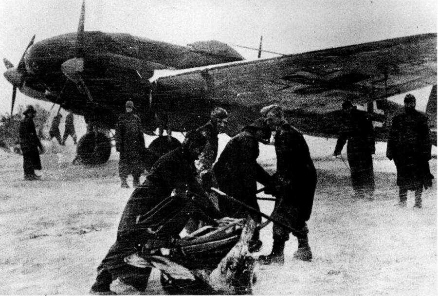 Few airlifted supplies could reach German lines at Stalingrad. Luftwaffe General Wolfram von Richthofen called the Führer’s relief orders “stark, raving madness.” 