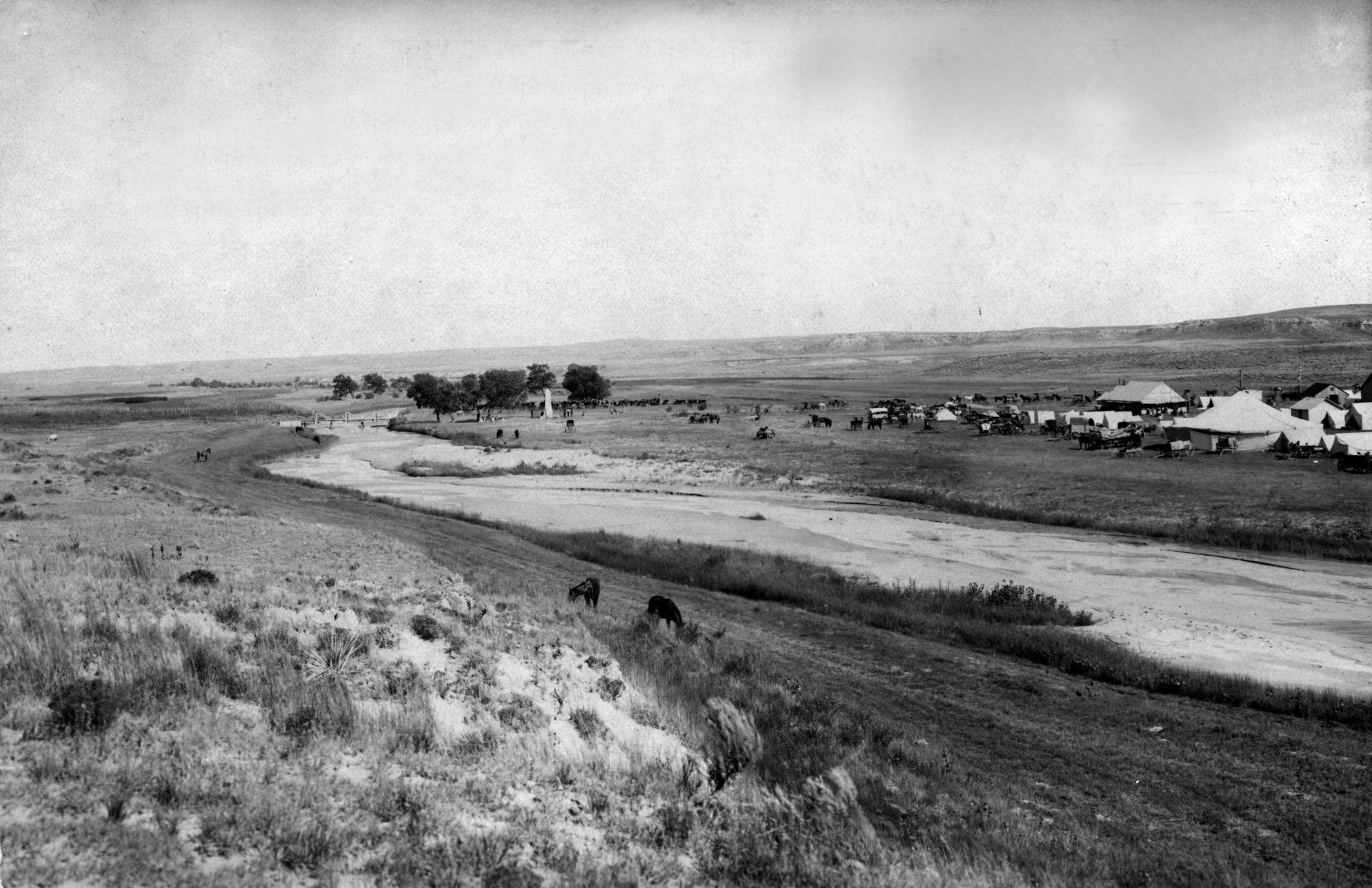 The Arikaree River, site of the battle, is shown in this 1917 photograph of the annual reunion of Forsyth’s Scouts. Beecher Island had washed away by the time the photo was taken.