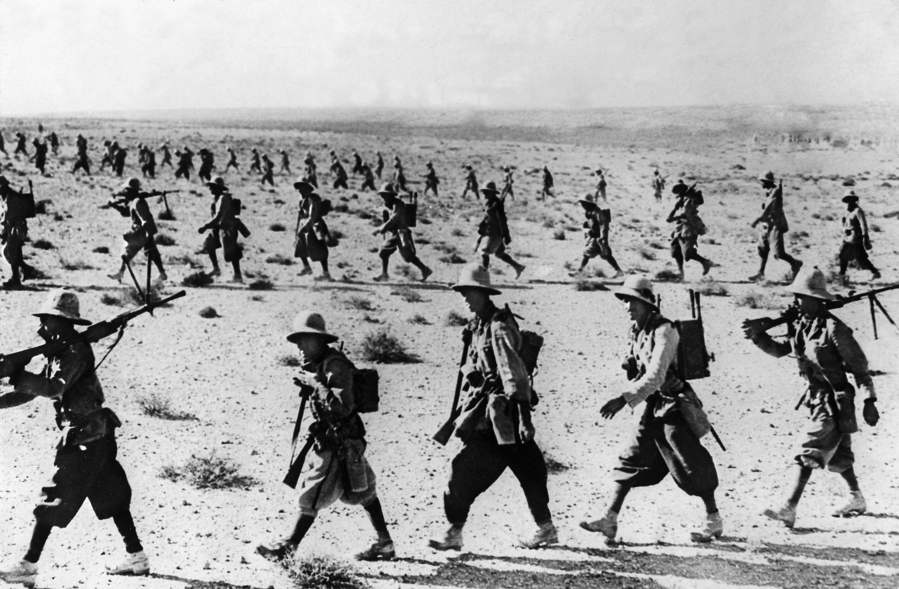 Advancing across the Egyptian frontier in September 1940, Italian troops were anticipating easy victories against the relatively small number of British and Commonwealth troops that opposed them. 