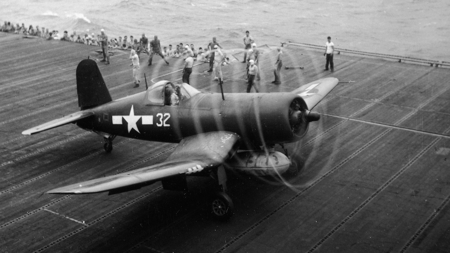 Instrument billig pige The Chance-Vought F4U Corsair: Whistling Death in the South Pacific