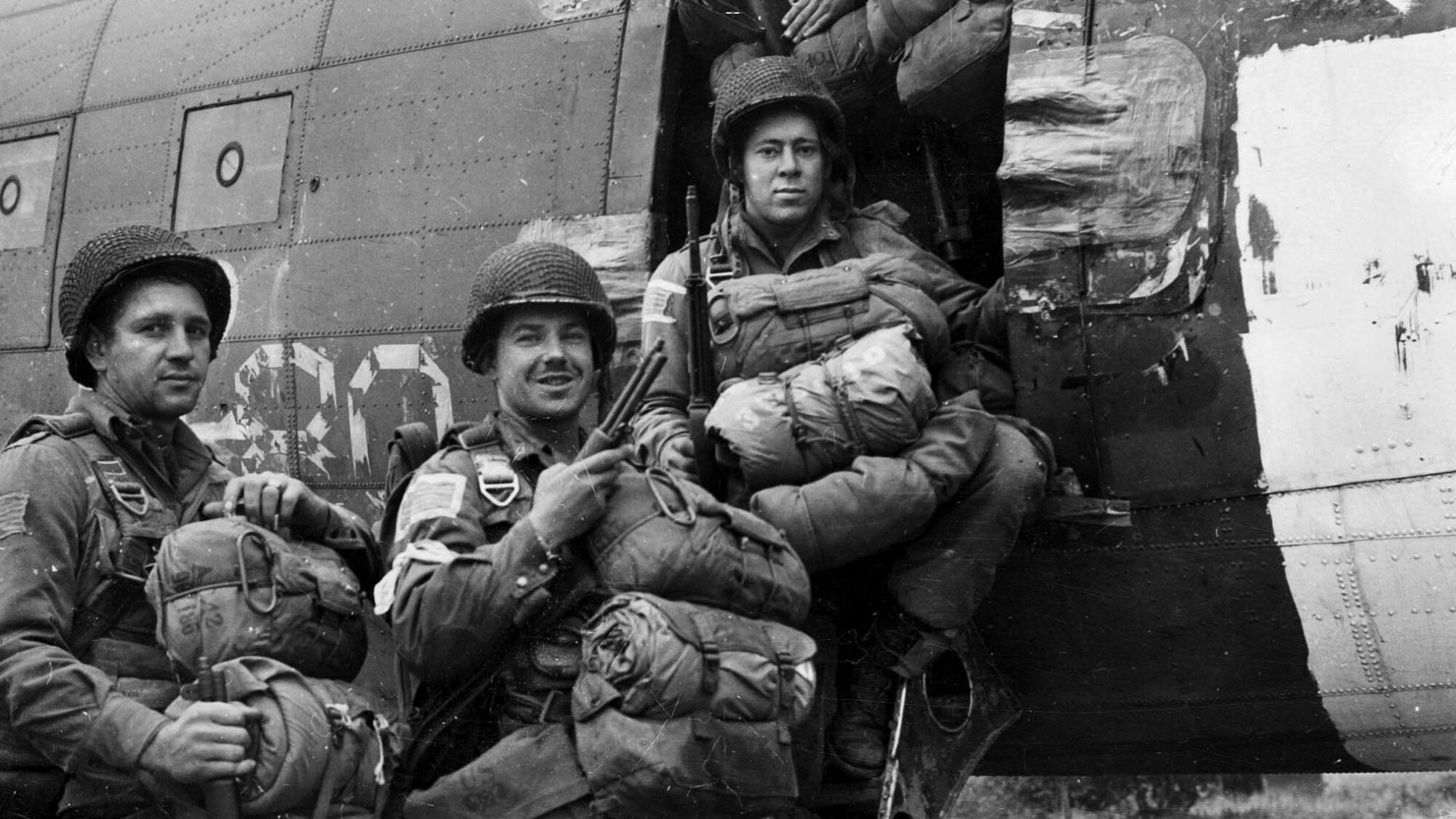  Become a Paratrooper - 1944 - World War II