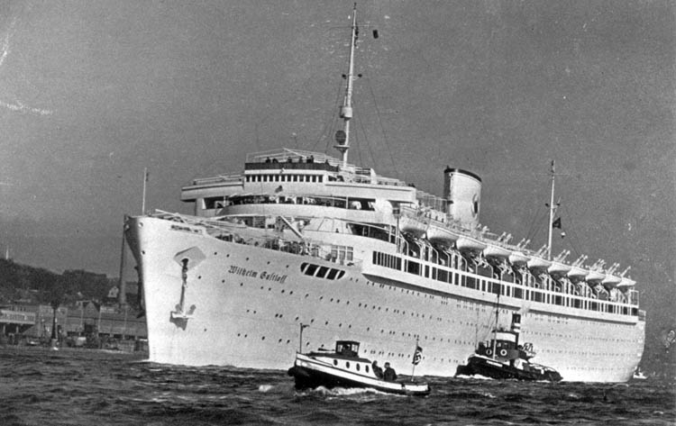 german cruise ship sunk 1945