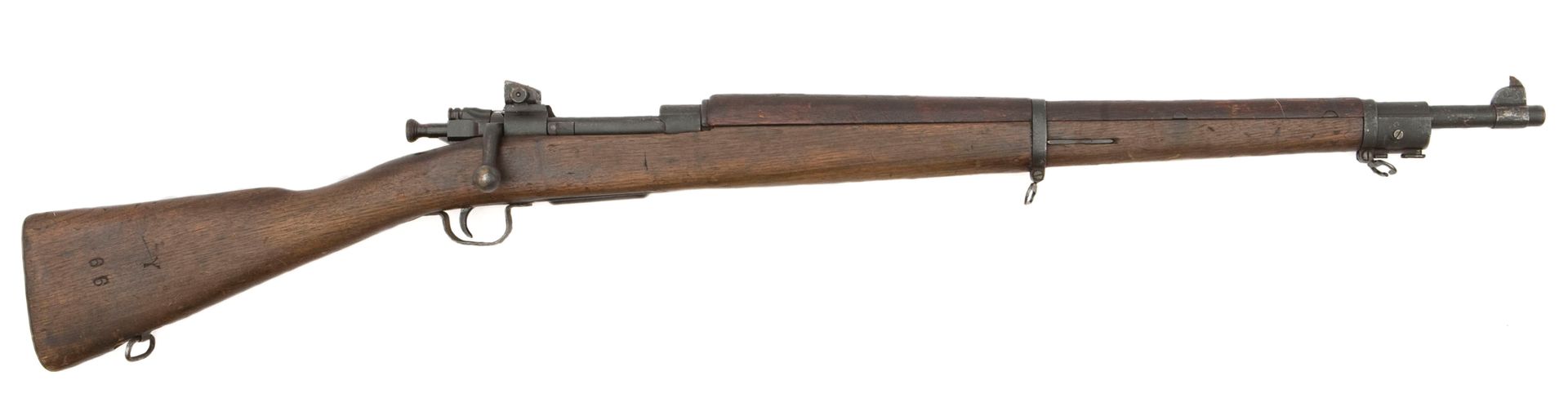 WW II-era M1903A3 Springfields were used while M1 Garands were in short supply.