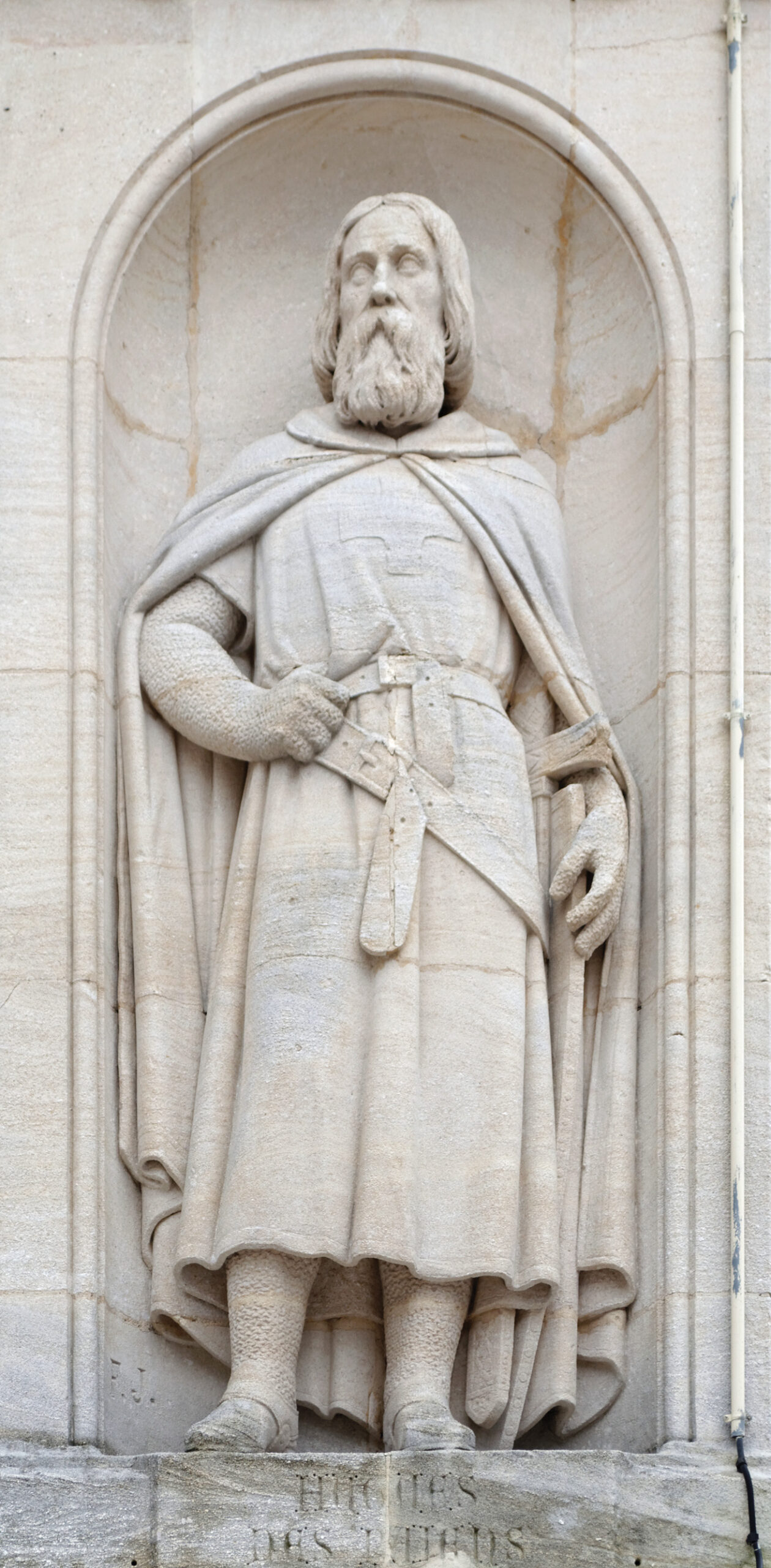 Frenchman Hughes de Payens received support in 1119 from King Baldwin II of Jerusalem to establish the Knights Templar. 