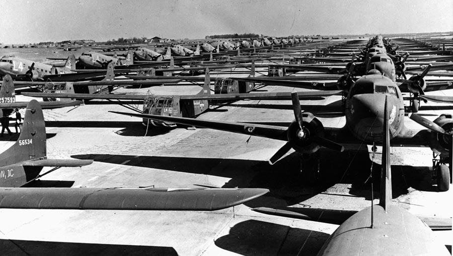 C-47s lined up for Operation Varsity