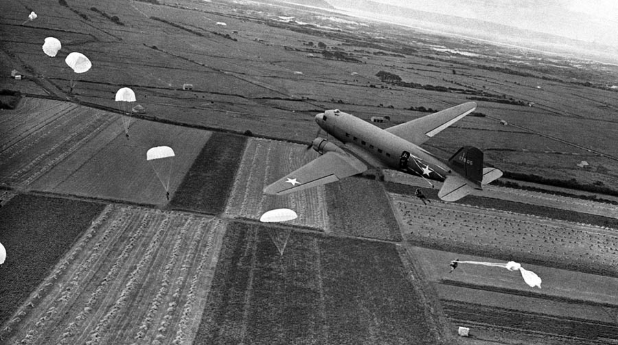 American airborne troops during training.