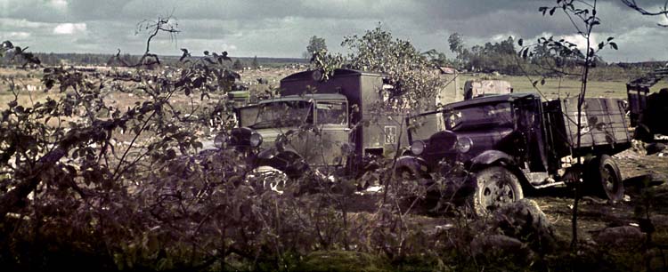 Финны разгромили 23-ю советскую армию в битве при Порлампи 1 сентября 1941 года, все, что осталось, - это уничтоженные и брошенные машины Красной армии… и сотни трупов.