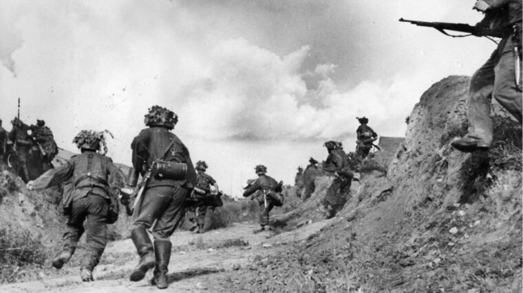 Spanish soldiers—now known as the Blue Legion—dash forward during an assault against Soviet positions defending Leningrad during the summer of 1943. The Spaniards’ eagerness for battle cost them heavy casualties.