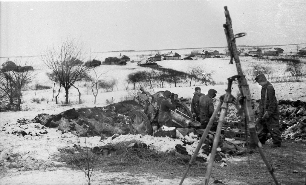 An artillery unit of the Grossdeutschland Division mans a position in mid-February. The division was forced to fight virtually alone during the initial Soviet attack against the full weight of Lt. Gen. Kirill Moskalenko’s 40th Army.