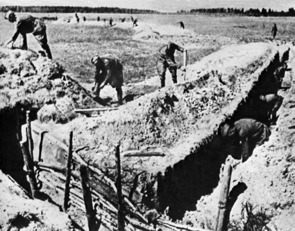 Soviet soldiers prepare defenses in the Kursk bulge. Hitler delayed the operation for two months, allowing the Red Army ample time to improve its positions. 