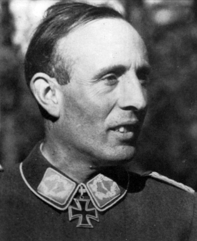 Major August von der Heydte led the Fallschirmjäger Lehr Battalion.