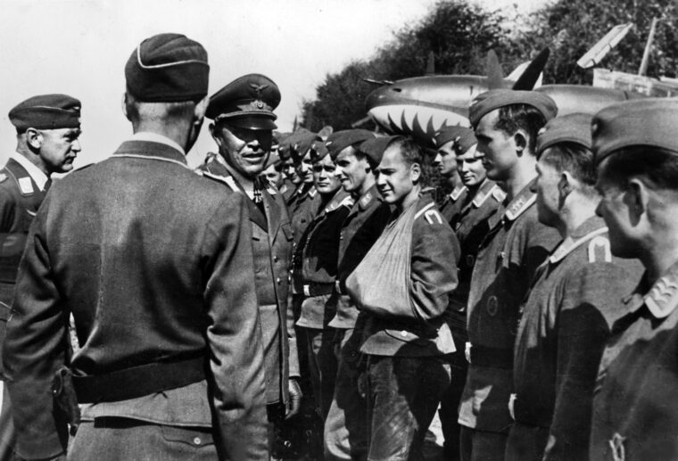 Albert Kesselring visits with Luftwaffe pilots at their airfield in France in 1940. Kesselring was wary of Hitler’s decision to halt ground forces before the British lines at Dunkirk, expecting the Luftwaffe to deal the final blow to the British Expeditionary Force.