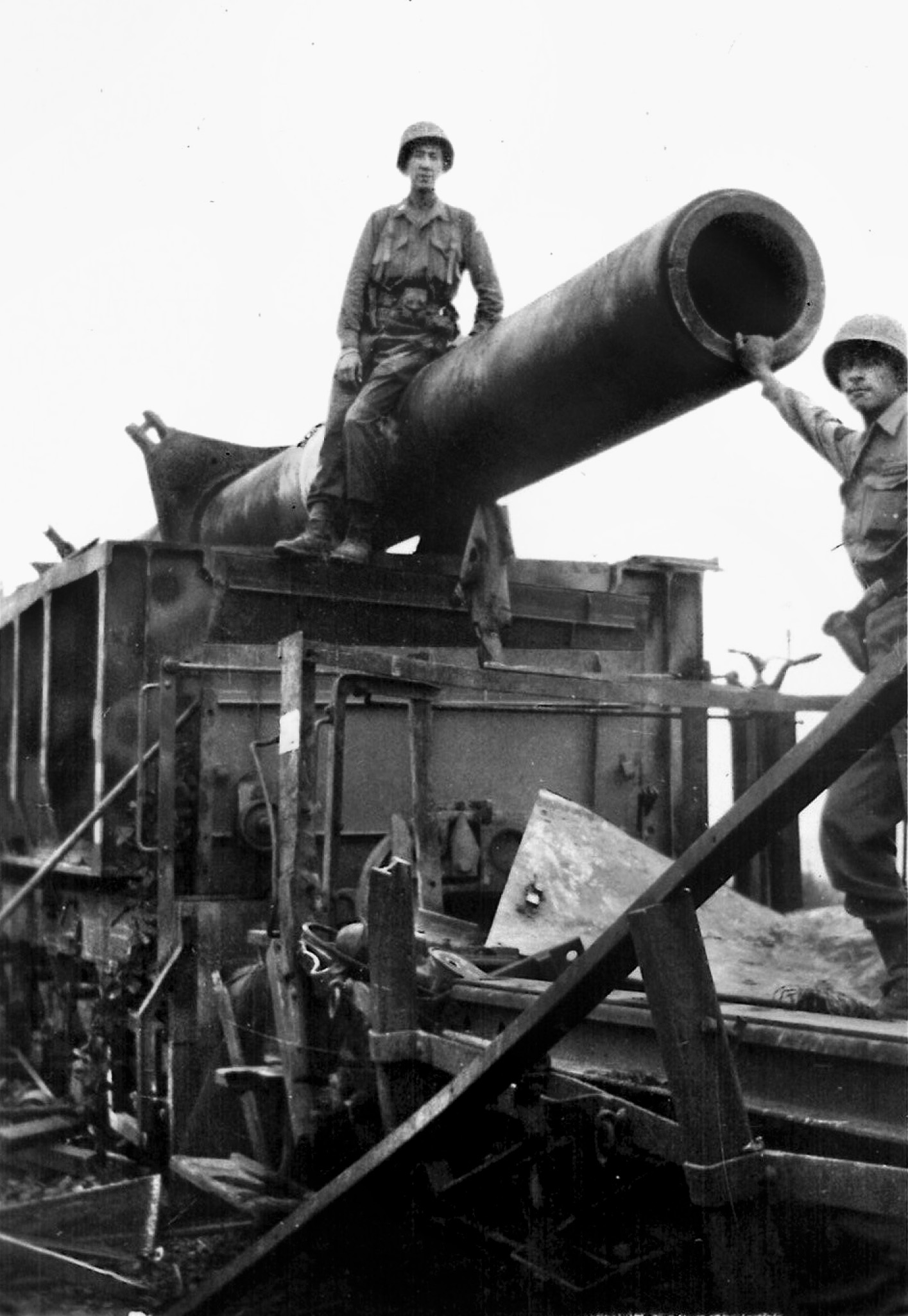 Posing atop the massive German railroad gun nicknamed ‘Anzio Annie,’ Lieutenant Abraham Fitterman takes a seat. Fitterman served as Larimore’s executive officer while he commanded Company L, 3rd Battalion, 30th Infantry Regiment. 
