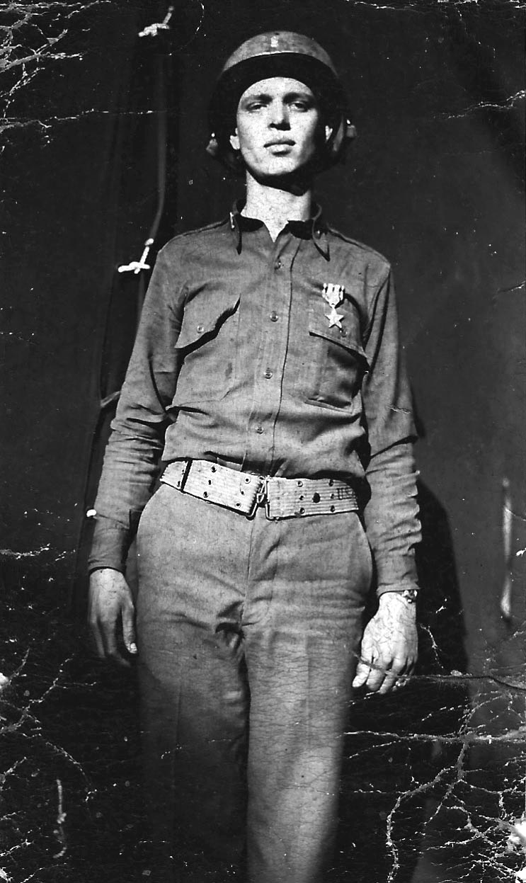 At the age of 19, 2nd Lieutenant Larimore commanded an ammunition and pioneer platoon (A&P) during the bitter fighting at Anzio. 