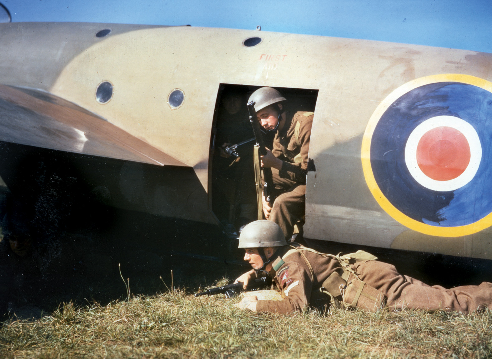 Airborne soldiers emerge from a Hotspur glider. Because it could only carry eight soldiers, the Hotspur was only used for training and not employed in combat. 