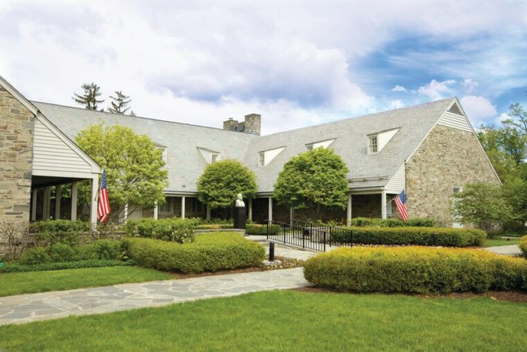 The FDR Library at Hyde Park contains some 44,000 books, as well as millions of manuscript pages and official documents relating to the Roosevelt administration. 