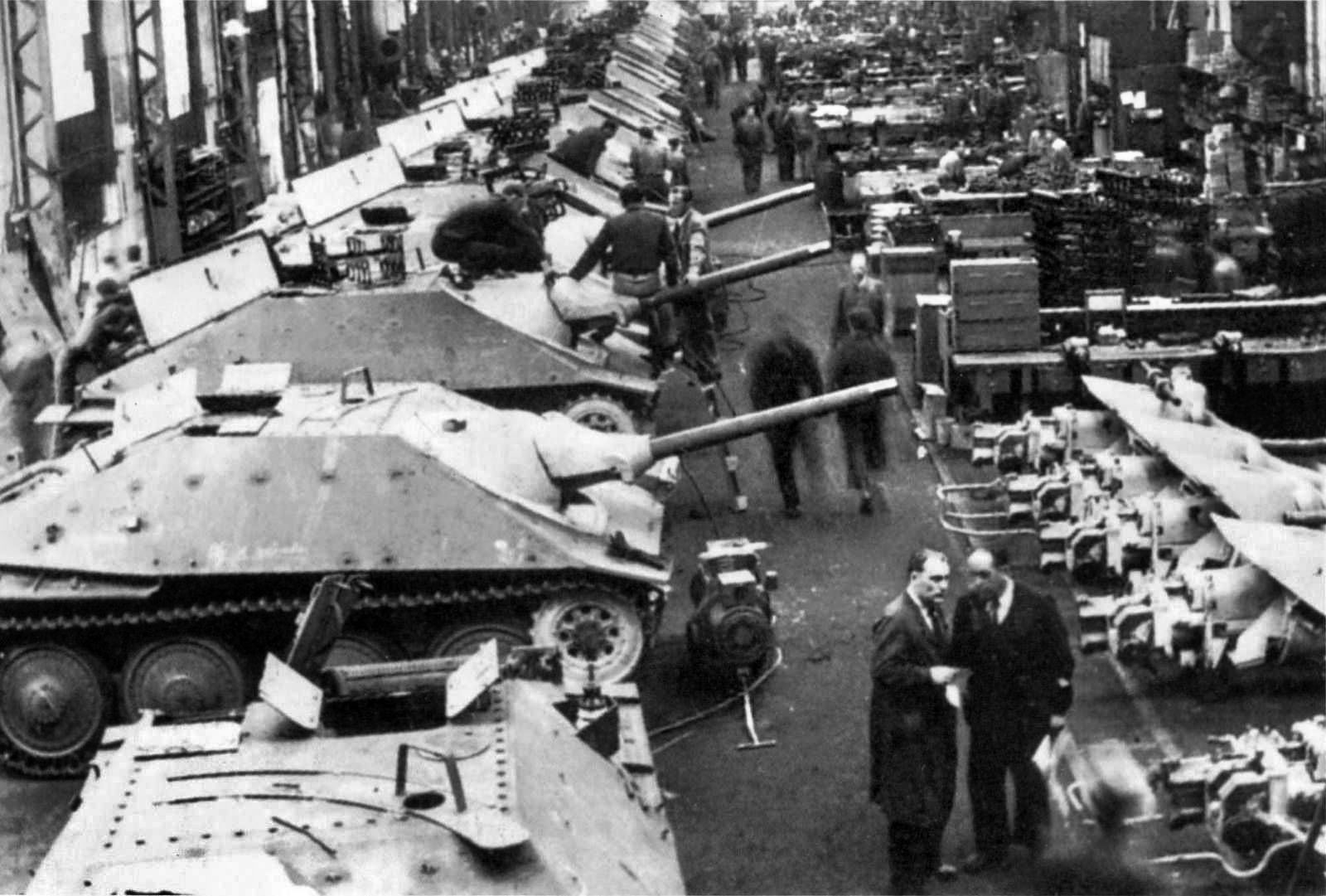 Jagdpanzer 38 assembly line in Böhmisch-Mährische Maschinenfabrik AG plant, June 19 1944. Škoda along with B.M.M. assembled about 2,827 Jagdpanzer 38(t). 
