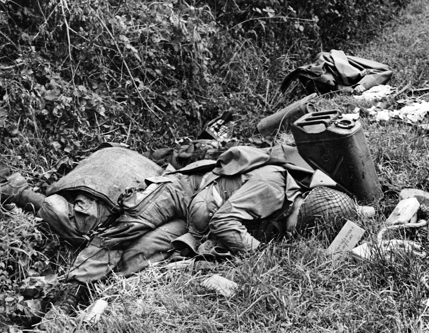 American airborne troops who died in the crash landing of their glider on D-Day, near Utah Beach.