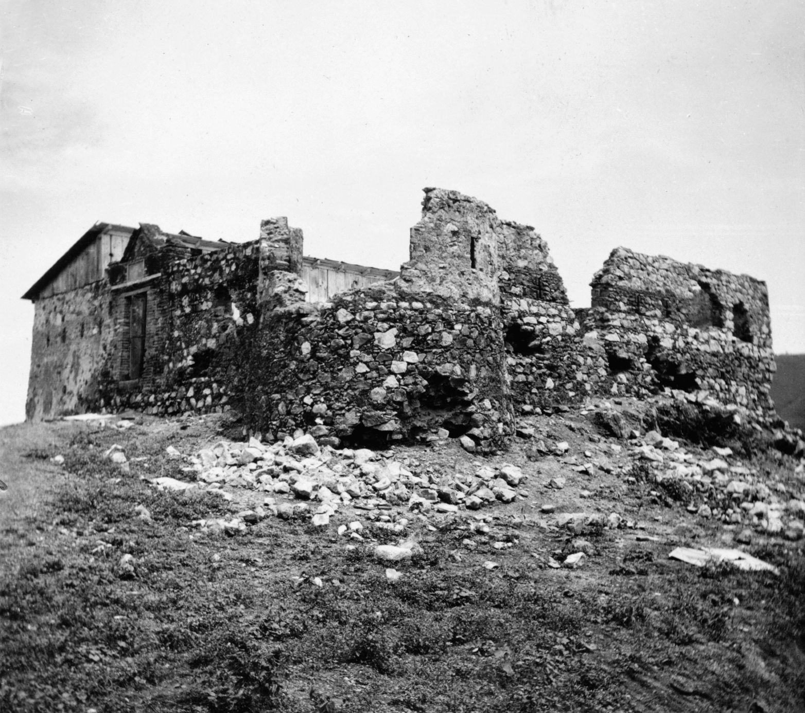 The ruins of El Caney’s stone fort on the day at the battle.