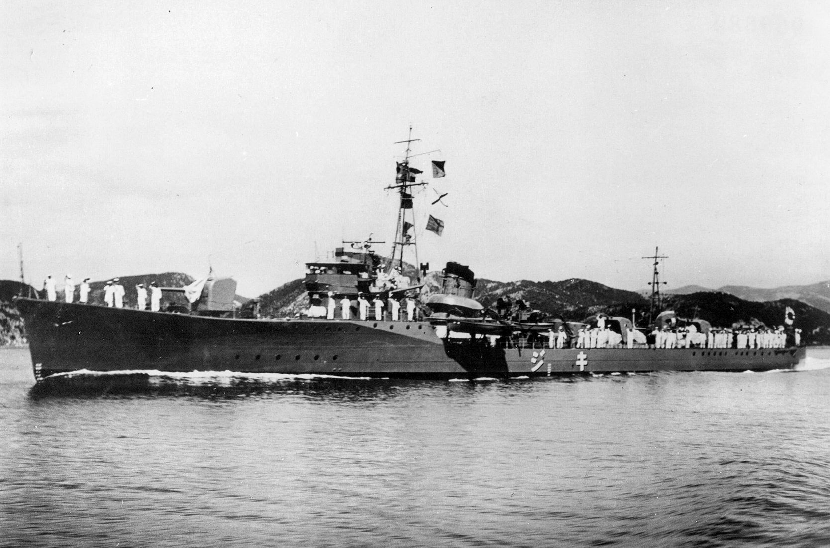 The Japanese torpedo boat Kiji was involved in the melee off Cebu on April 9, 1942, and was later surrendered to the Soviet Union at the end of World War II.