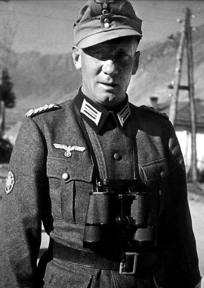 To avenge the deaths of German troops by Greek partisans, Wehrmacht General Karl von Le Sure ordered civilians to be massacred.