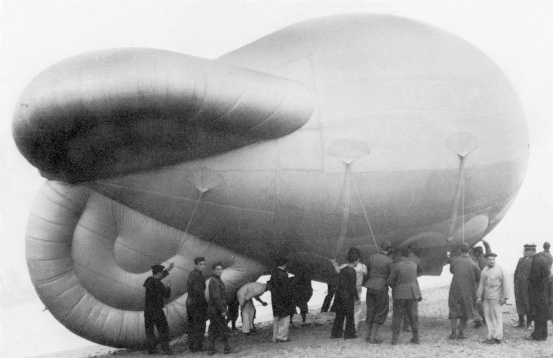 Italians raised barge balloons as obstacles to airplanes.