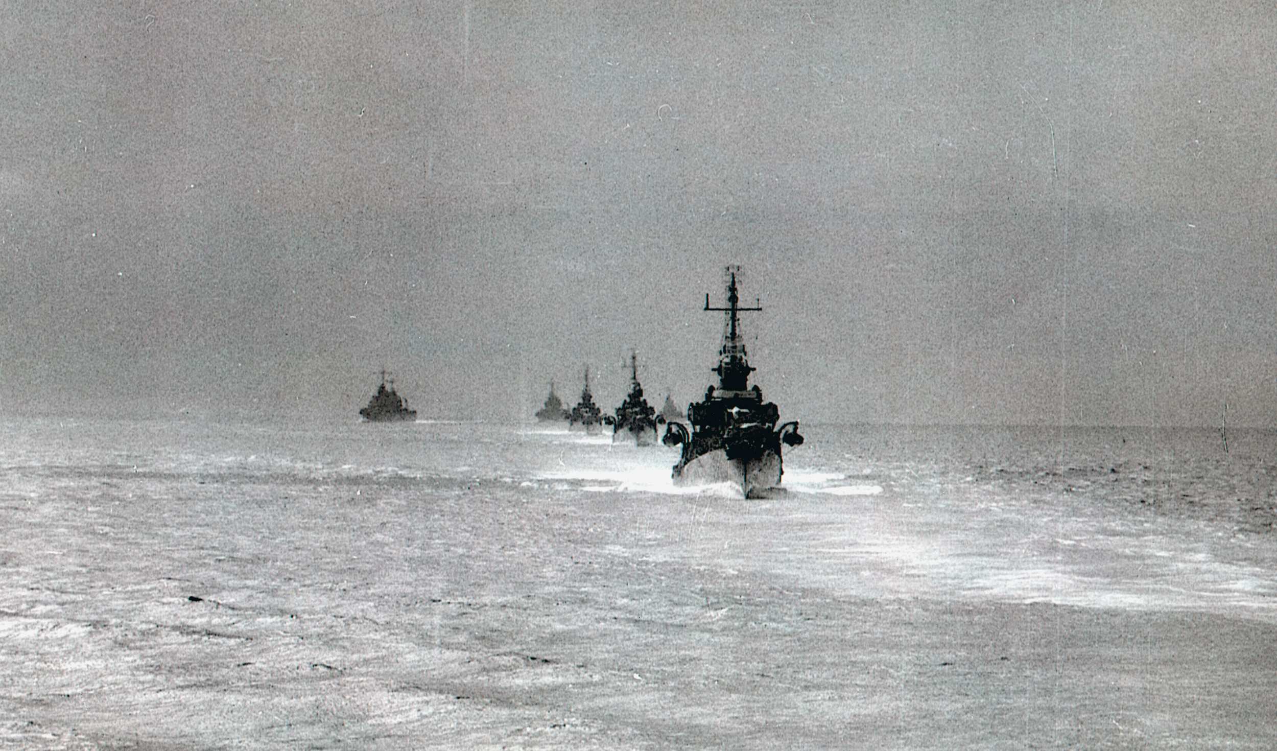 A U.S. task force heads for Kula Gulf between Kolombangara and New Georgia in support of the landings of American troops.
