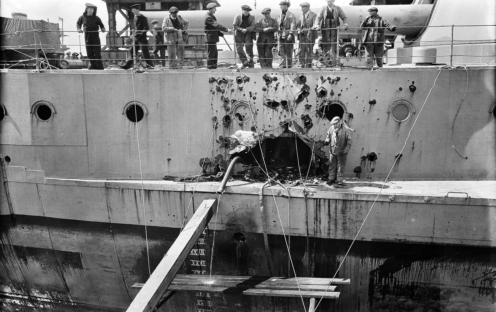 Portside battle damage is visible after Jutland, caused by a German 28cm shell that passed through the captain’s quarters.