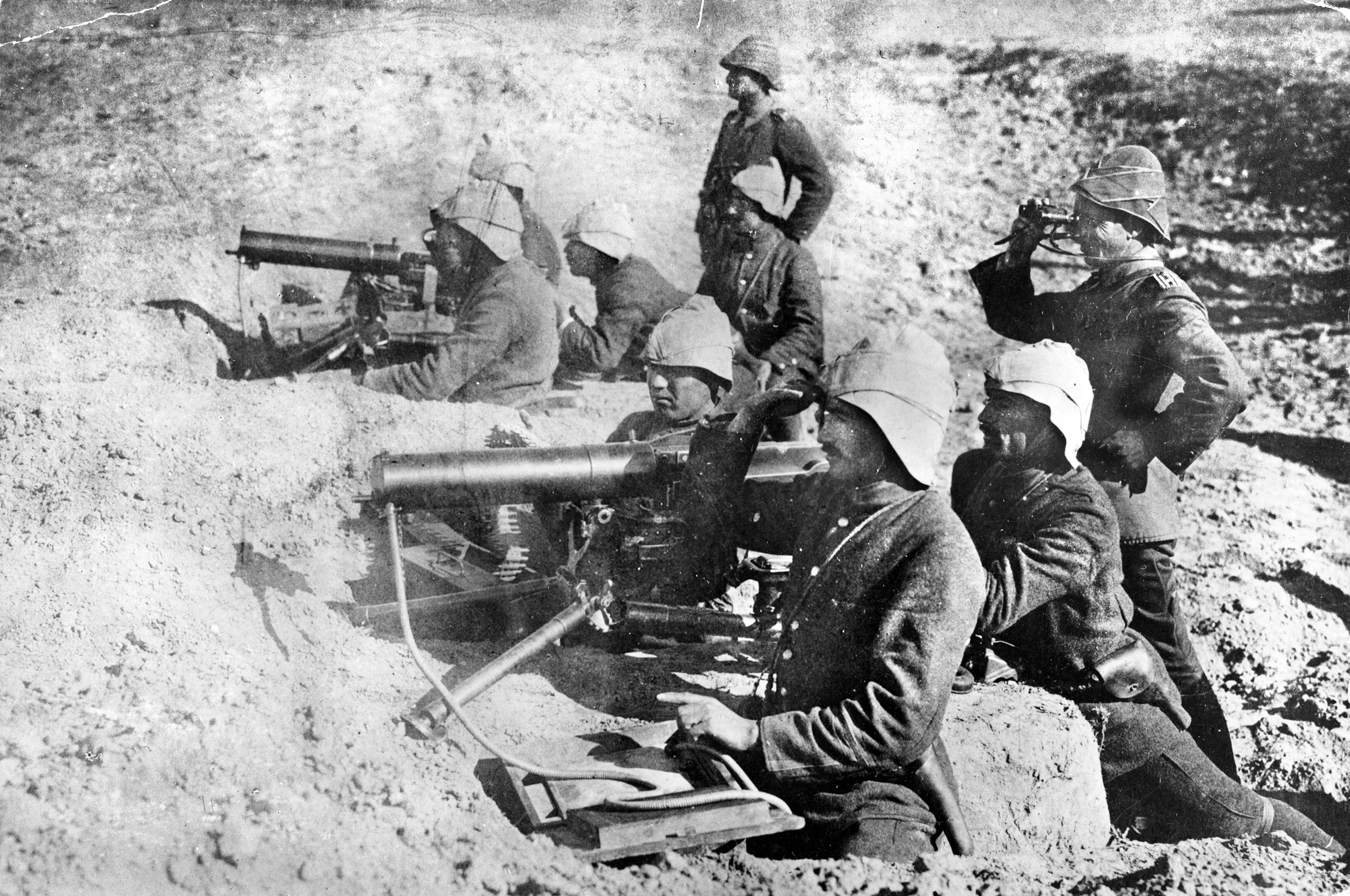 Turkish troops man a German MG 08 machine gun during combat on the Palestine front. After three years of war with Italy and the Balkans (Greece, Serbia, Montenegro and Bulgaria), the Ottoman Empire was in shambles and looked to Europe for an alliance. Turned down by Great Britain, France and Russia, the Ottomans signed a treaty with Germany in 1914. 