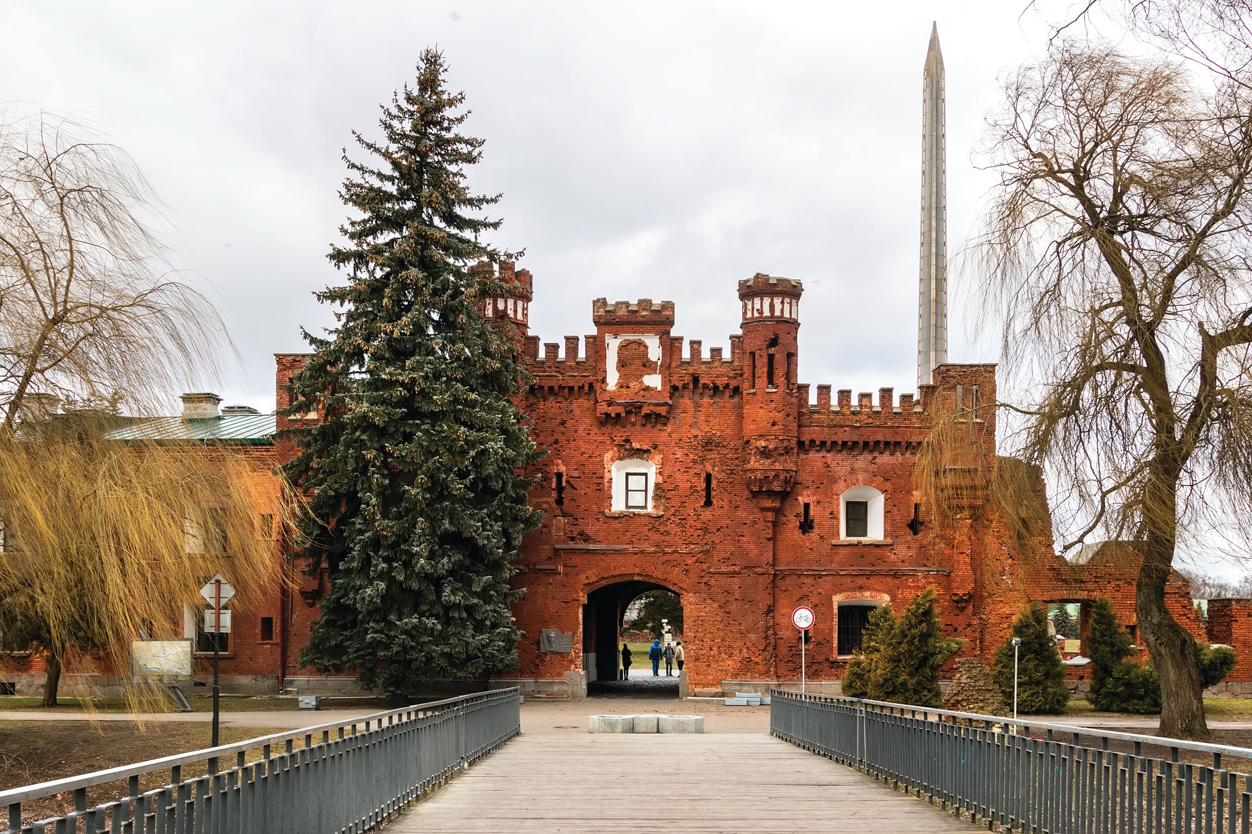 A 2003 photo of the Kholm Gate entrance to the South Island section of Brest Fortress. The “Hero Fortress,” which includes barracks, fortifications, and a museum, is open to the public.