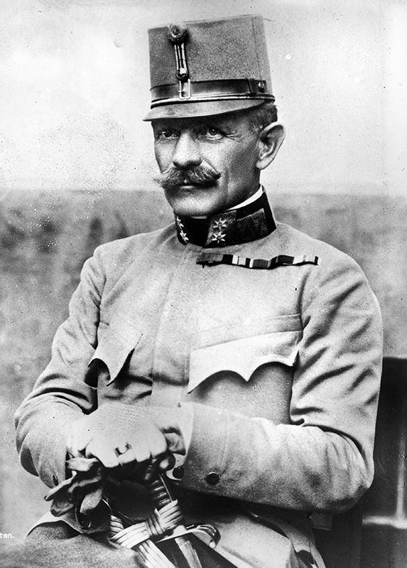 Przemyśl commander Lt. Gen. Hermann Kusmanek von Burgneustädten.