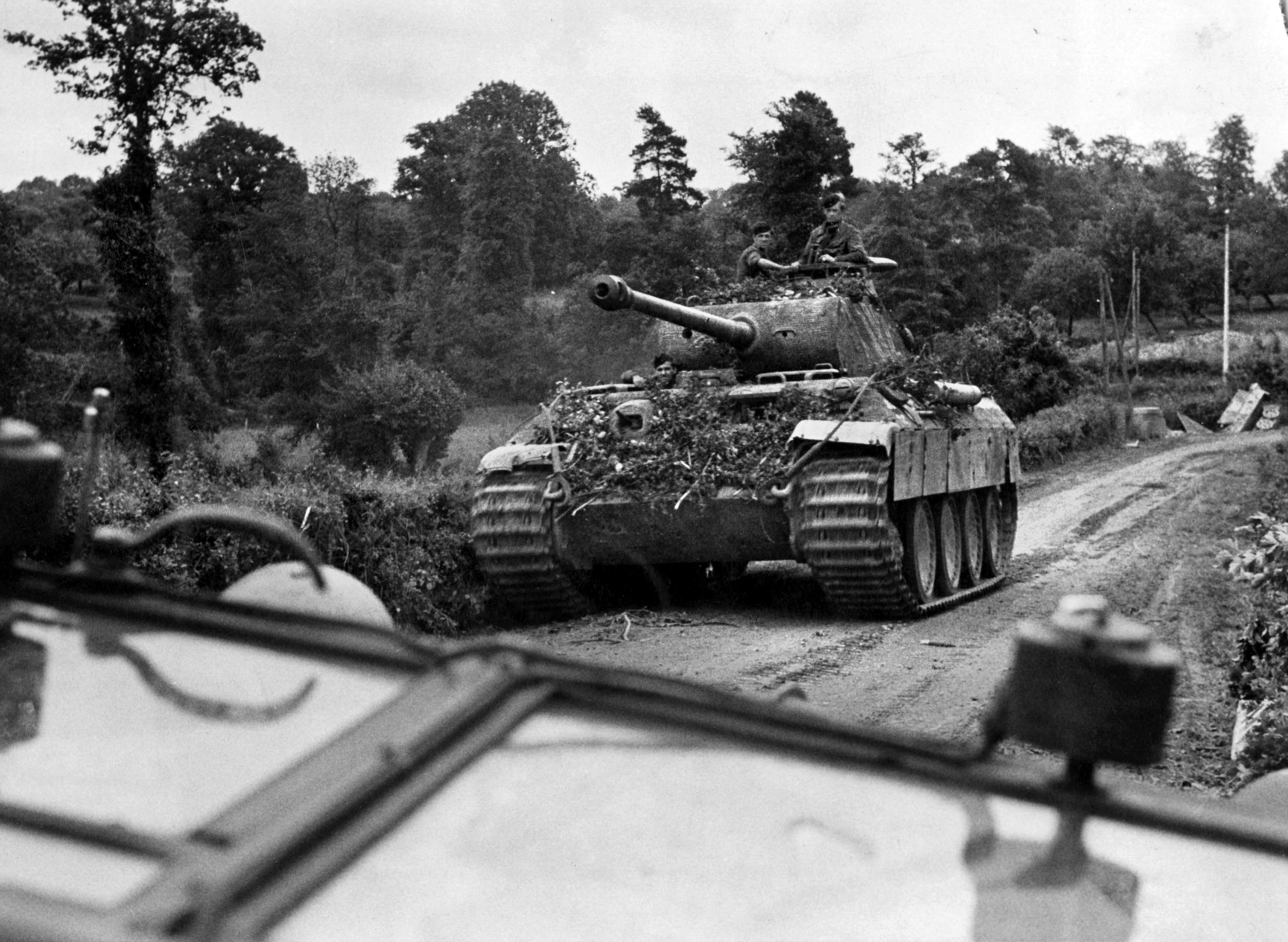 A German Panther moves to the front during fighting in Normandy in early July. Captain George Stallings’ Company D and the 2nd Battalion (33rd Armored Reg.) launched an attack on July 7, 1944, that quickly ran into elements of the 2nd SS Panzer Division, where his leadership and actions earned Stallings a Distinguished Service Cross. He was wounded less than a week after the honor was approved in January 1945 and had been promoted to major by the time he received the DSC on April 30.