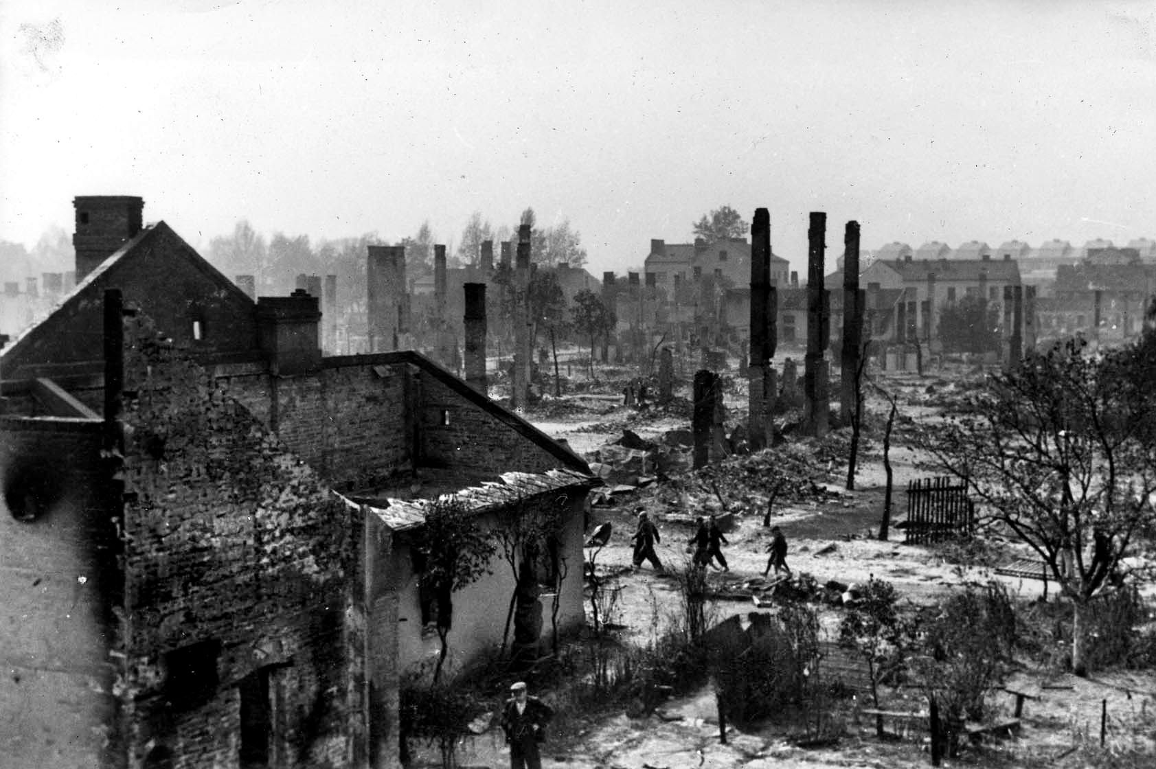 This image captured by American photographer Julien Bryan showed the outside world the true devastation inflicted on Warsaw during the 1939 invasion bolstered by German propaganda accusing Poland as the aggressor.