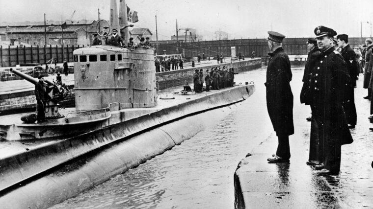 The Regia Marina’s Luigi Torelli arrives at the BETASOM sub base in Bordeaux on February 4, 1941, after completing its first Atlantic patrol. She had begun her patrol on November 12, but had to return to base for electric motor repairs after 10 days. She set out again on January 9, 1941.