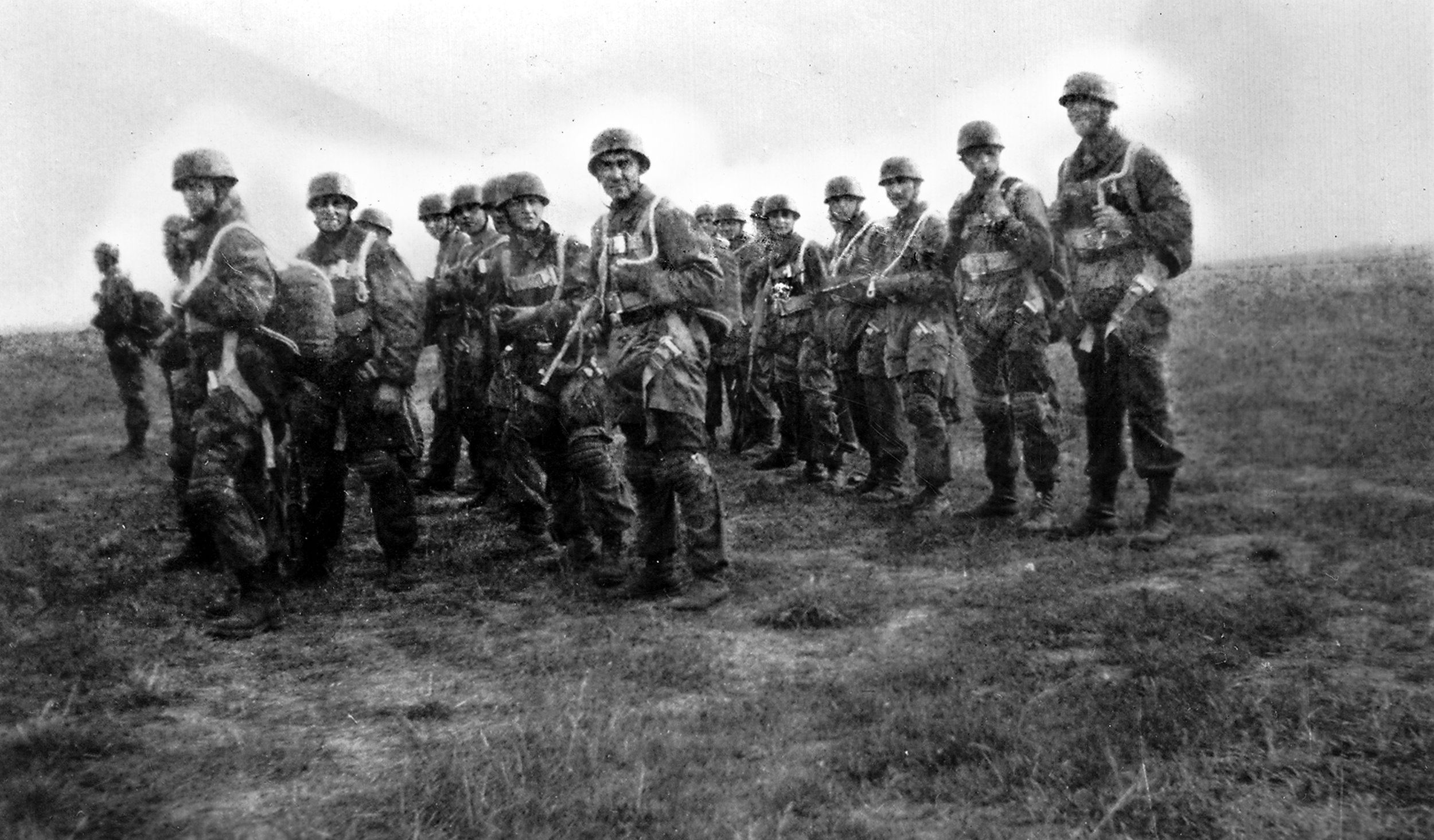 German Fallschirmjäger in France armed and in jump gear. In 1942, 18-year-old Rudolf Jackl joined the Luftwaffe and was assigned to aircraft repair work. After hearing Hermann Göring’s 1943 appeal for frontline volunteers, Jackl became a paratrooper in an engineer platoon.