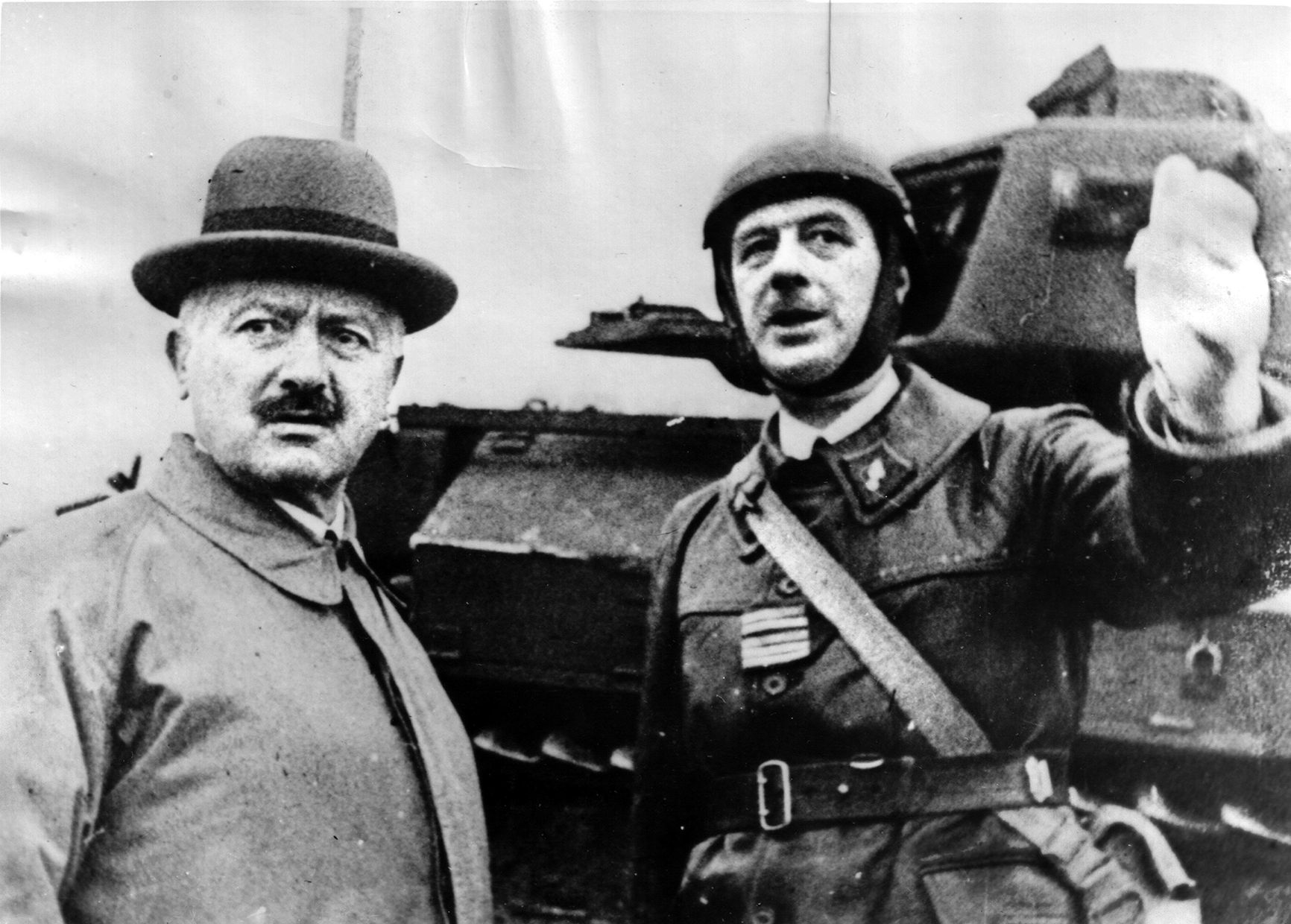 olonel Charles de Gaulle (right) outlines his theories on autonomous mechanized warfare to French President Albert Lebrun in September 1939, in the immediate wake of Germany’s devastating blitzkrieg through Poland. De Gaulle advocated for massed, independent armored divisions, while conservative French military leadership stubbornly insisted on keeping their superior tanks dispersed as infantry support. 