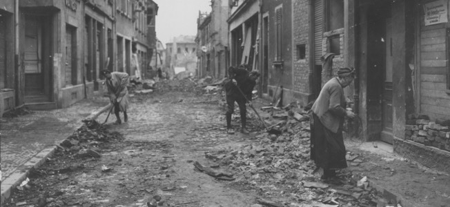 During the highly destructive Battle of Aschaffenburg, American soldiers reported seeing civilians fighting alongside German troops.