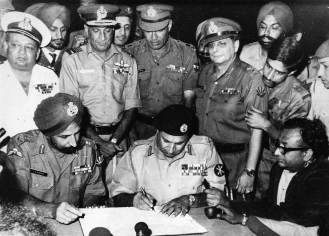 In victory, General Manekshaw became a national hero in India. 